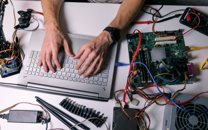 COMPUTER HARDWARE
