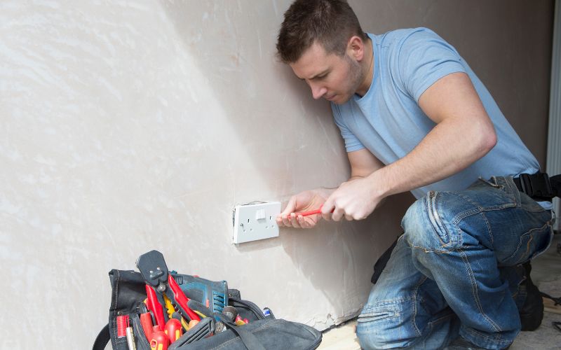 ELECTRICIAN